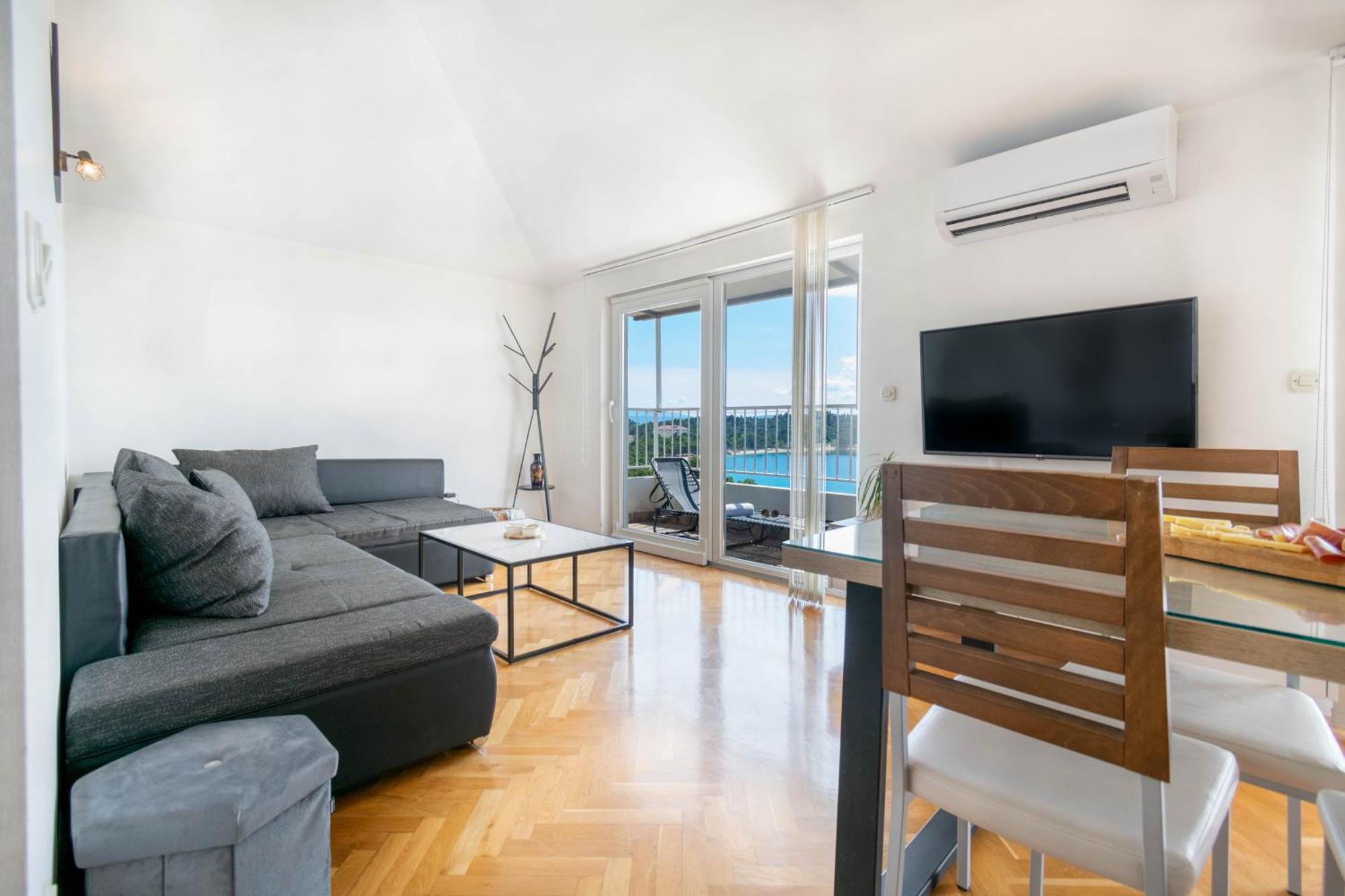 Apartment 30 M From Beach,Makarska,Marija Luaran gambar