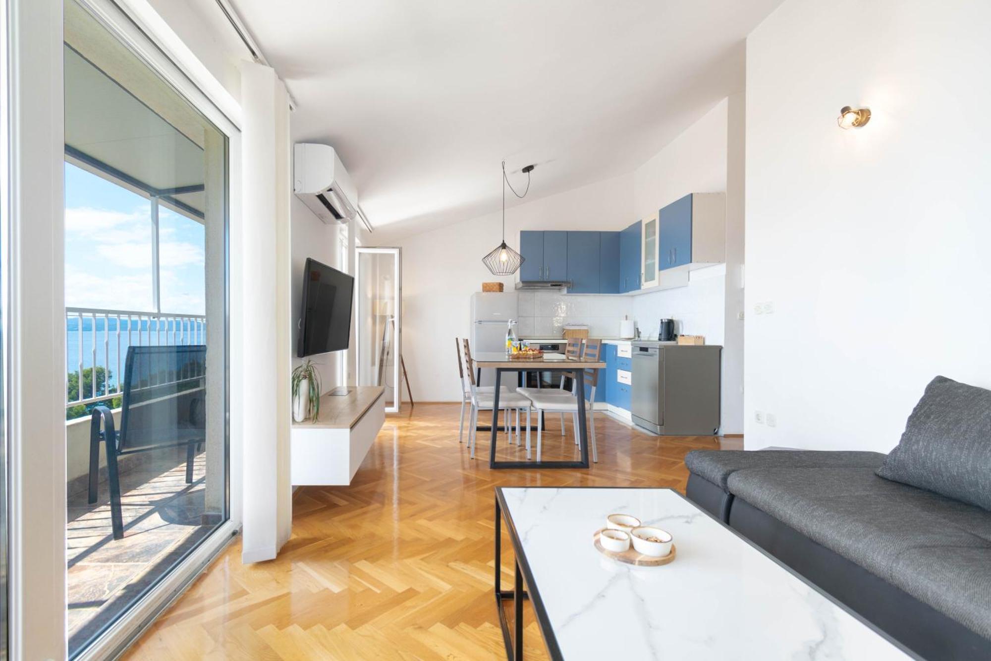 Apartment 30 M From Beach,Makarska,Marija Luaran gambar