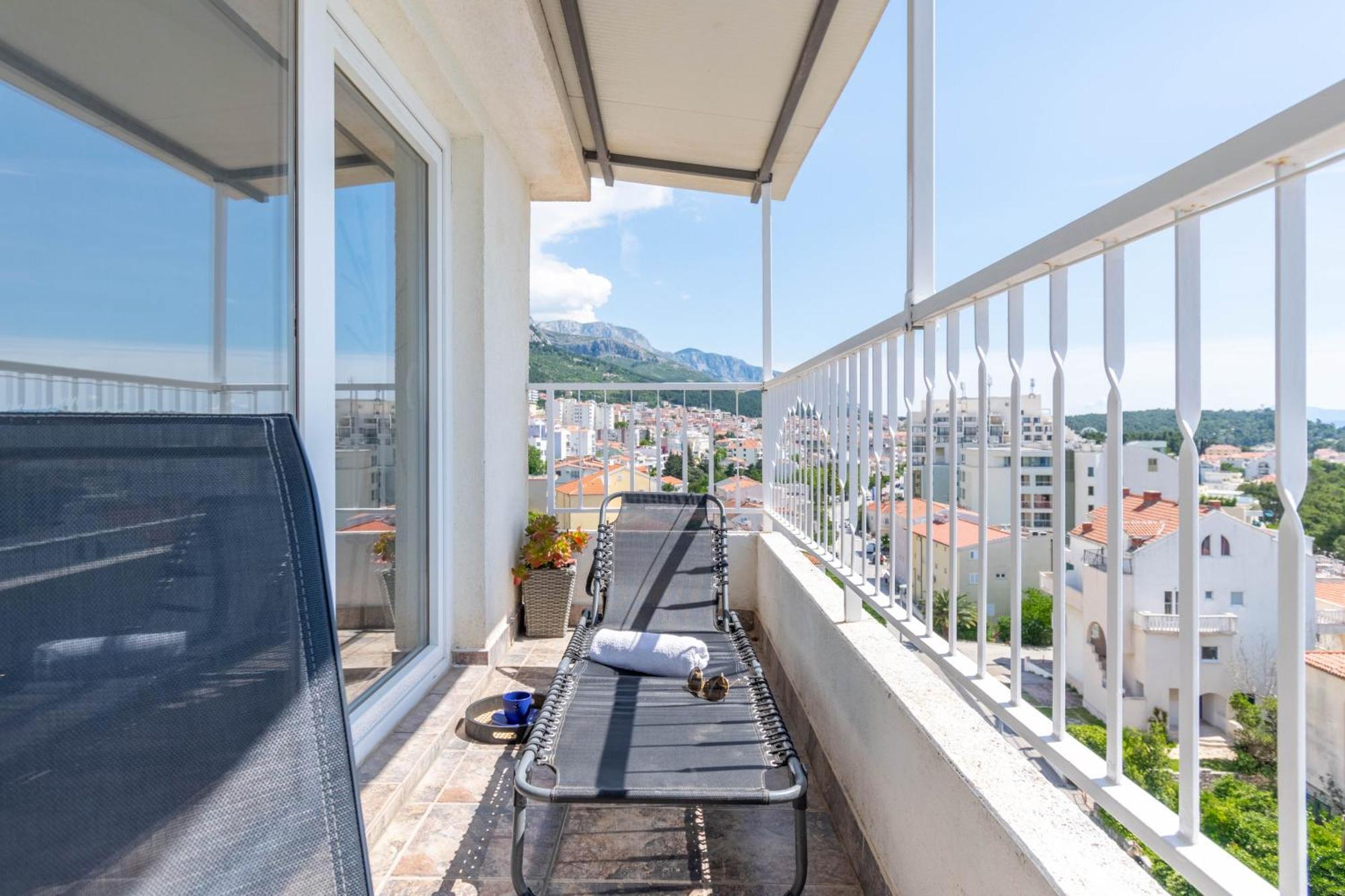 Apartment 30 M From Beach,Makarska,Marija Luaran gambar