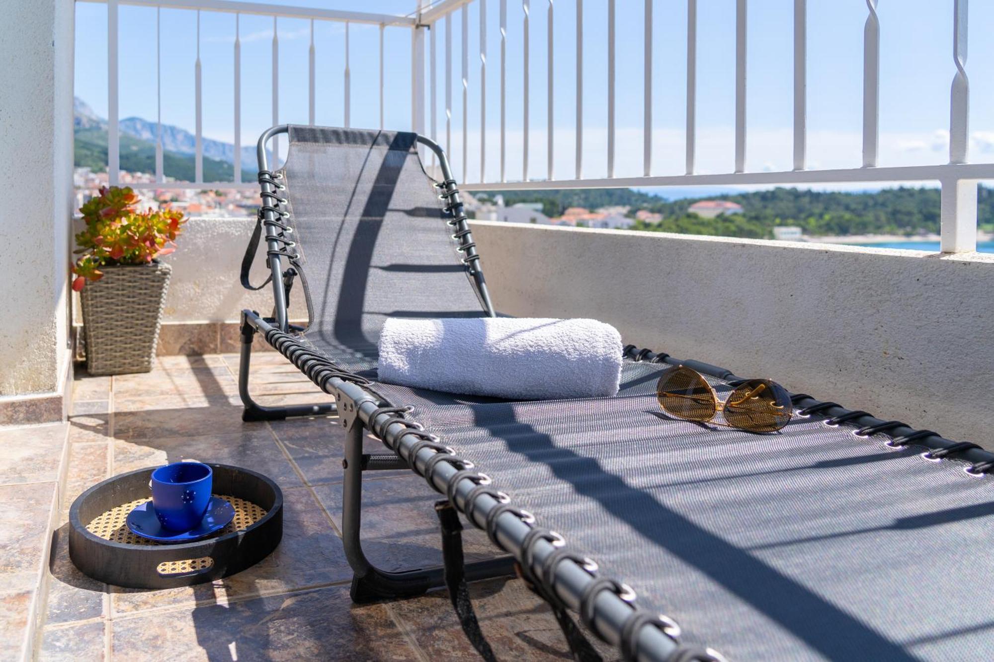 Apartment 30 M From Beach,Makarska,Marija Luaran gambar