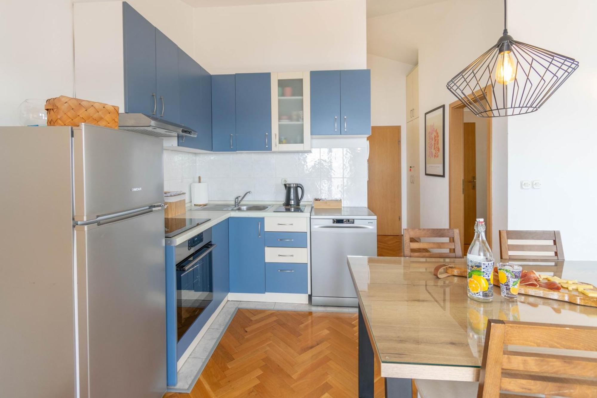 Apartment 30 M From Beach,Makarska,Marija Luaran gambar