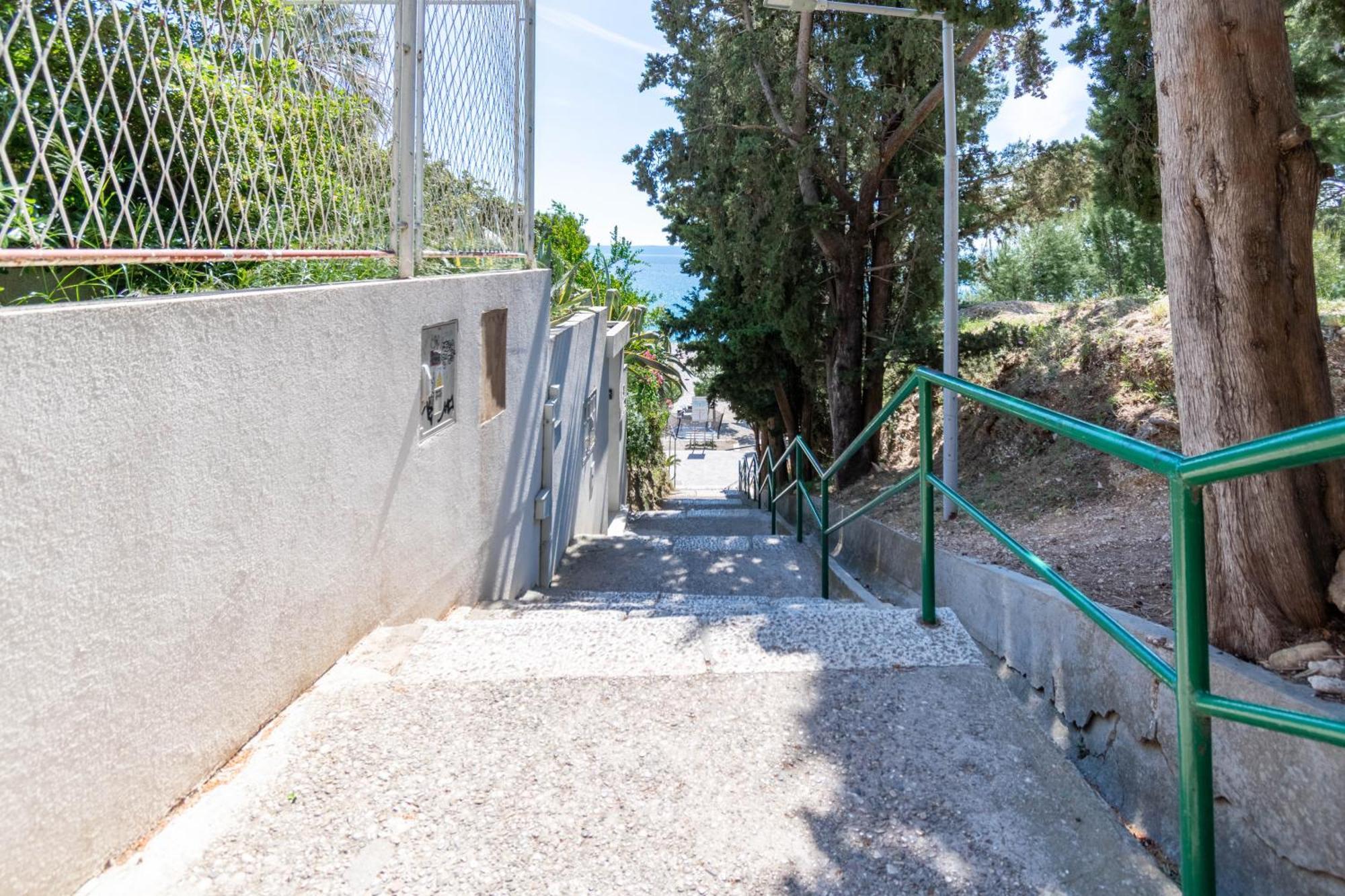 Apartment 30 M From Beach,Makarska,Marija Luaran gambar