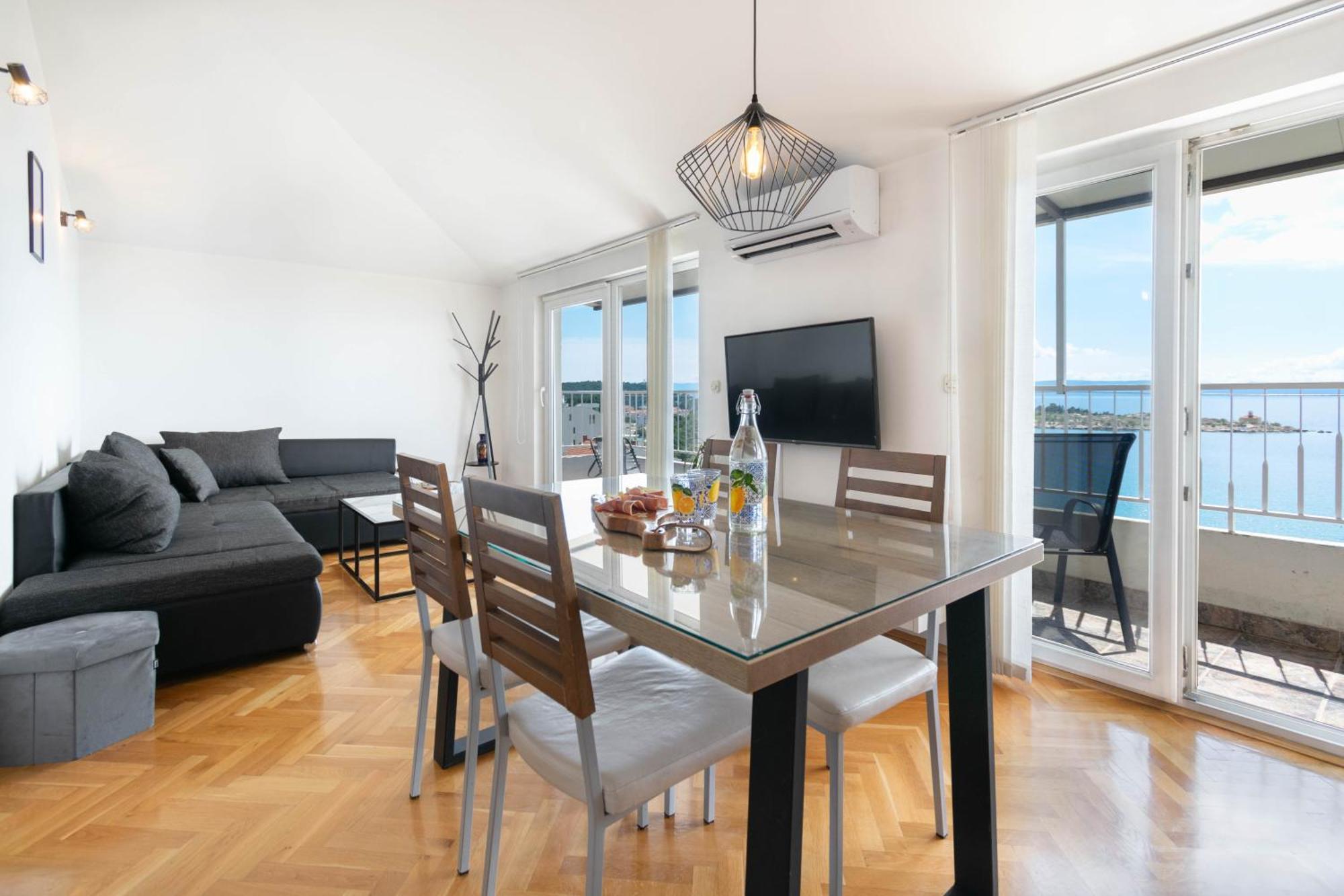 Apartment 30 M From Beach,Makarska,Marija Luaran gambar